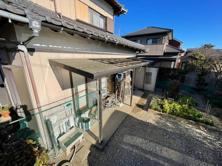 藤野トーヨー住器 市原の『千葉県市原市』テラス屋根交換の施工前の写真1