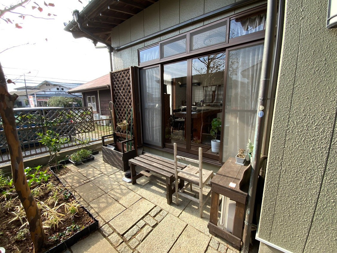 藤野トーヨー住器 市原の『千葉県市原市』テラス新設工事の施工前の写真1