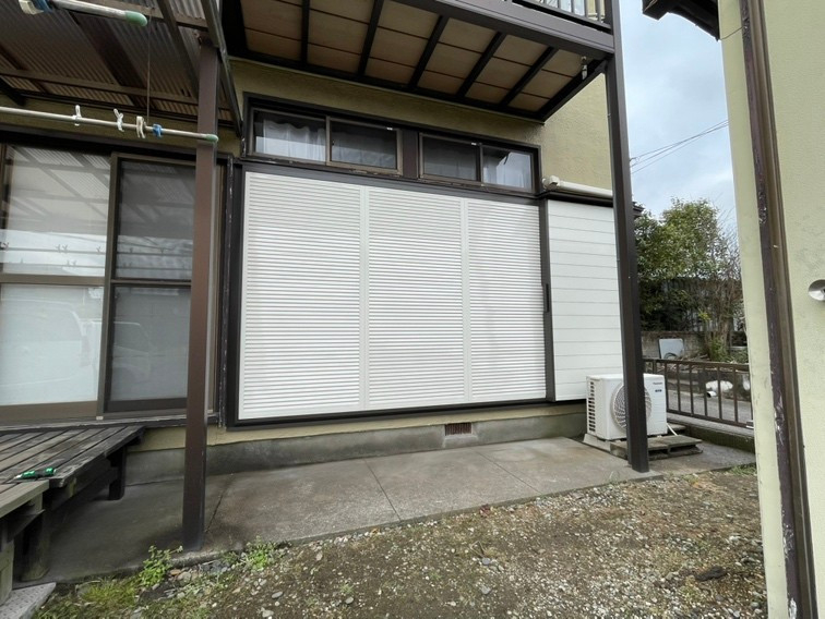 藤野トーヨー住器 市原の『千葉県君津市』雨戸交換工事　ＬＩＸＩＬ雨戸一筋内付型の施工後の写真1