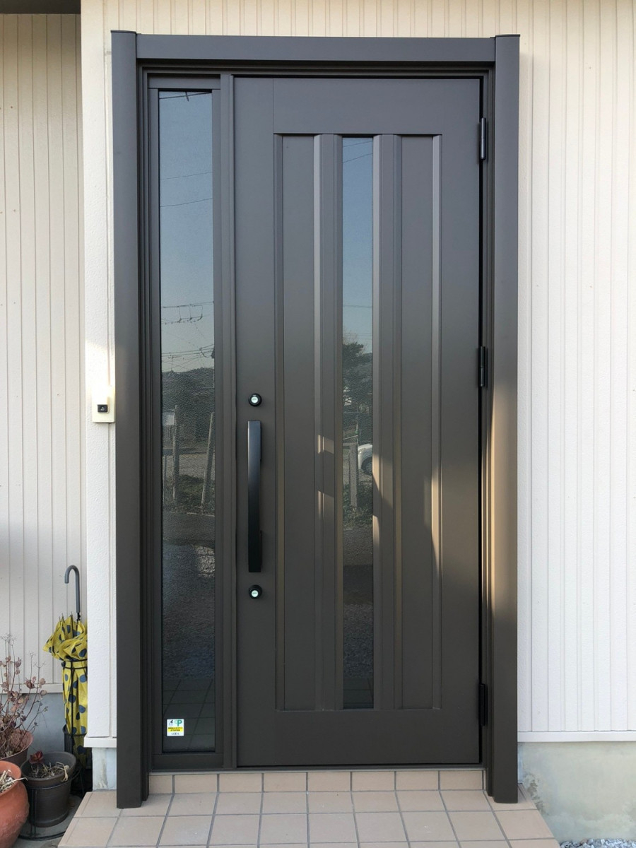 藤野トーヨー住器 市原の『千葉県安房郡』玄関ドア交換工事　ＬＩＸＩＬリシェントの施工後の写真1