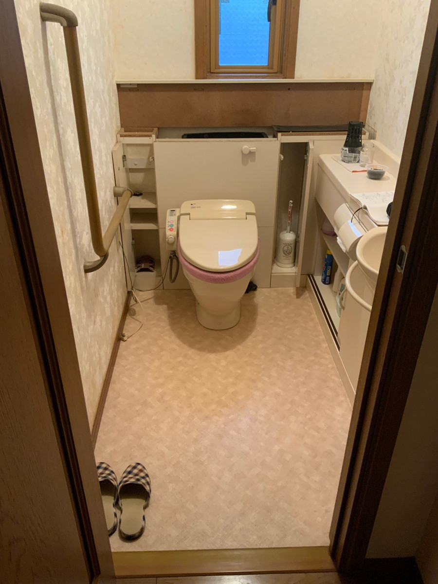 藤野トーヨー住器 市原の『千葉県市原市』トイレリフォーム　ＬＩＸＩＬアメージュの施工前の写真1