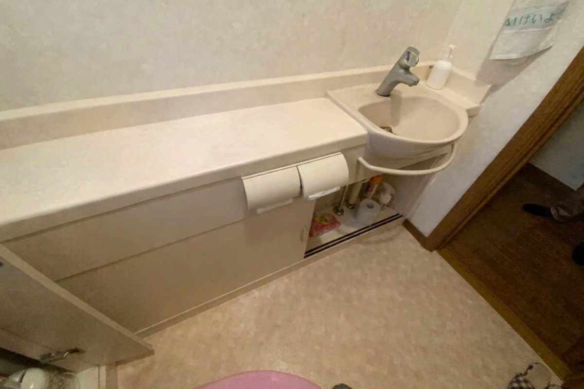 藤野トーヨー住器 市原の『千葉県市原市』トイレリフォーム　ＬＩＸＩＬアメージュの施工前の写真2