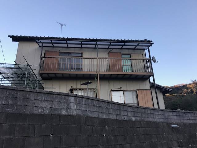 藤野トーヨー住器 市原の柱建てバルコニー屋根交換の施工後の写真2